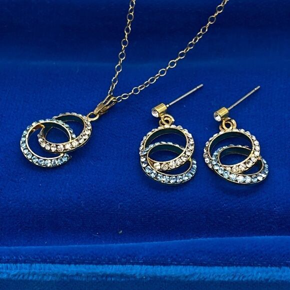 💛 14k GF Blue & White Crystal Circles Necklace & Earring Set - Picture 2 of 4
